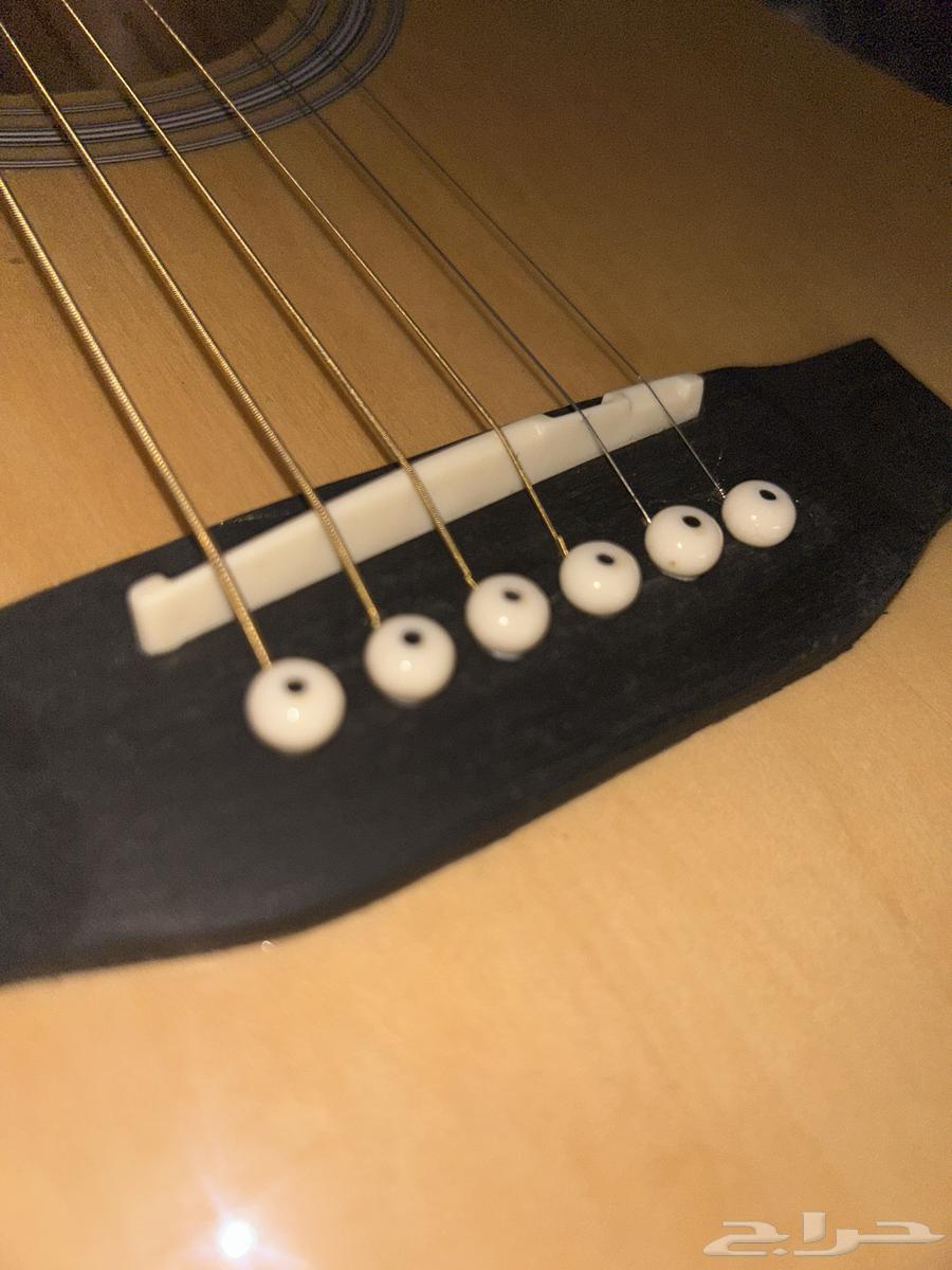 modern acoustic guitar with AMP hub63060766680067112