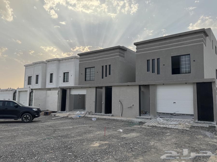 For sale: a duplex with an independent apartment in the Al-Jubail suburb.62895152383747113