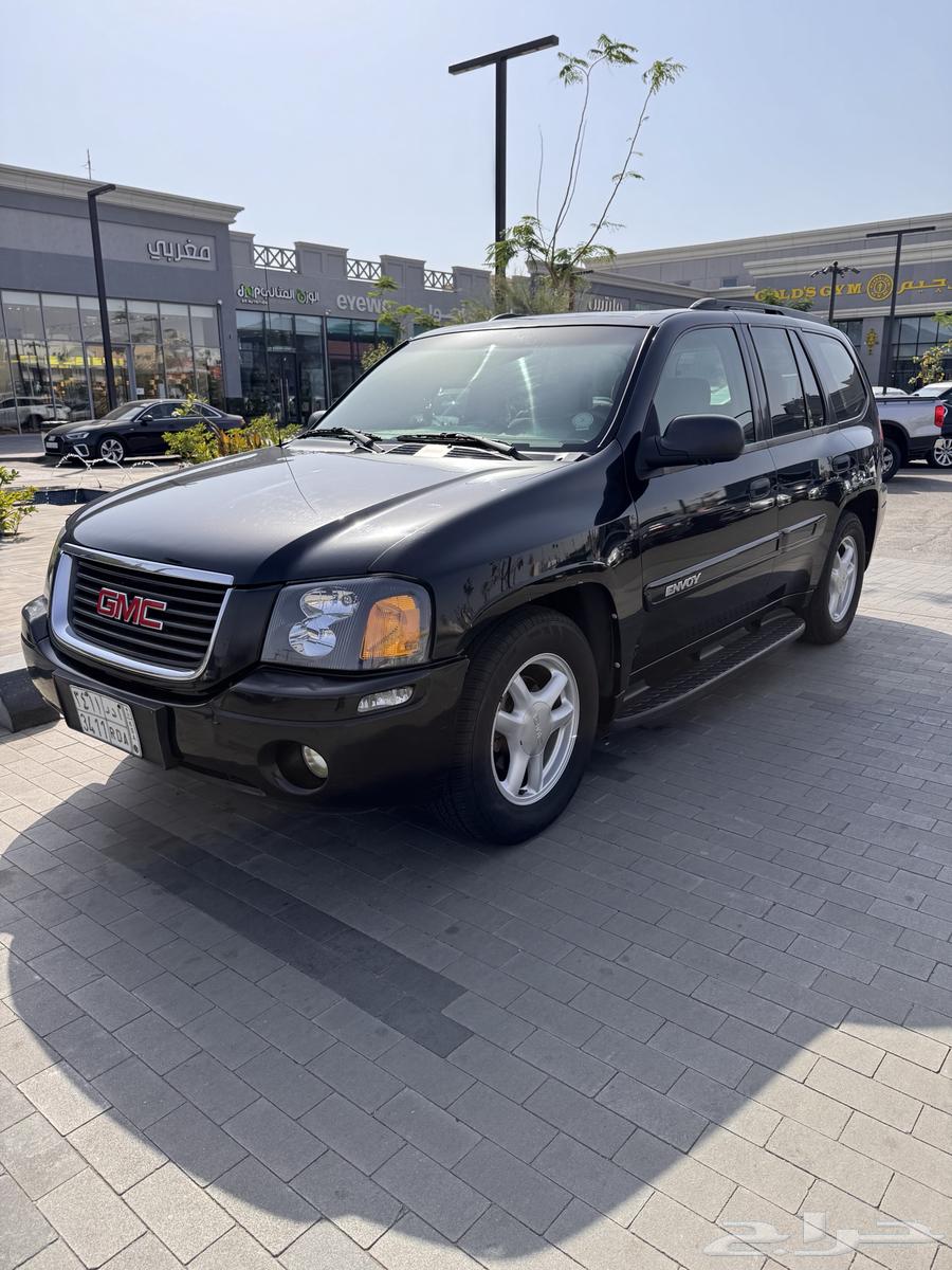 James Anfuey is very clean and walks a little.63082948102913111