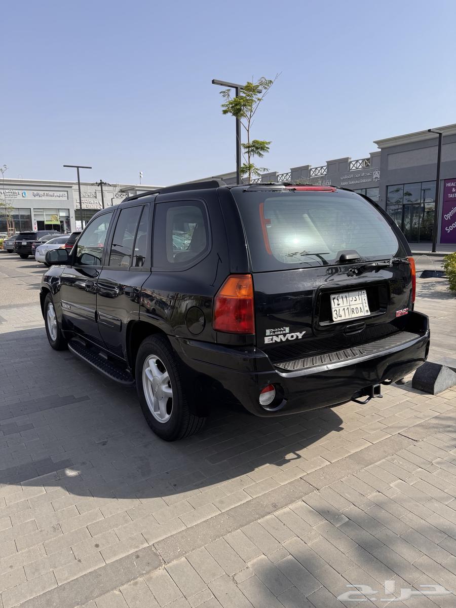 James Anfuey is very clean and walks a little.63082948102913112