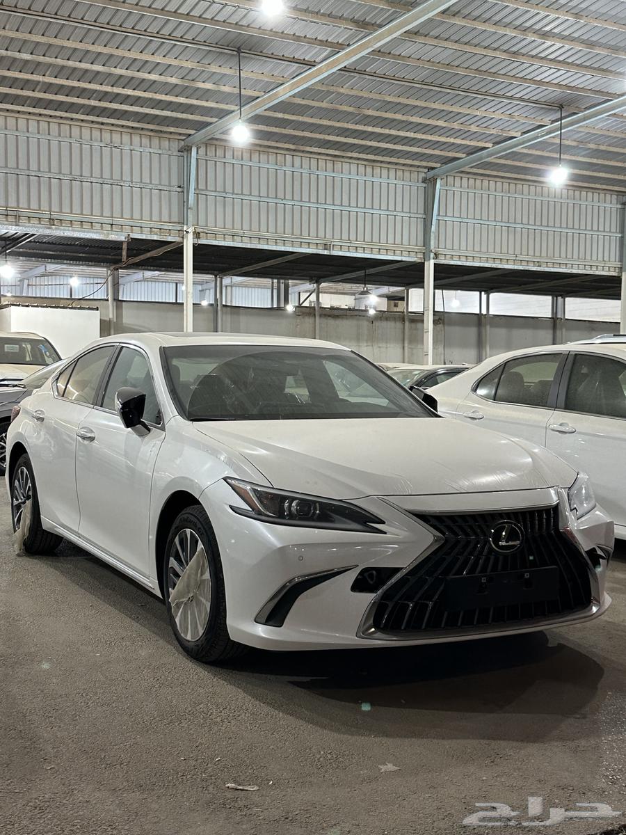 Lexus 2024 ES350 at a price of 188,00063082939980034113