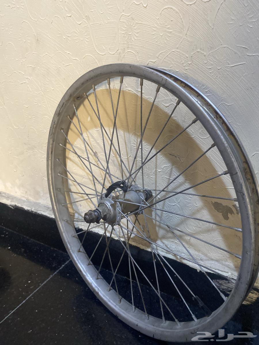 Clean alloy wheels not rusty63058436191234111