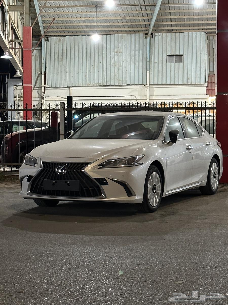 Lexus 2024 ES350 at a price of 188,00063082939980034110