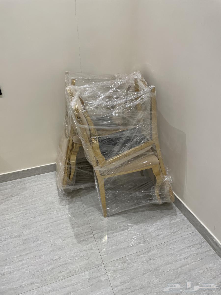 Dining table63057588643075112