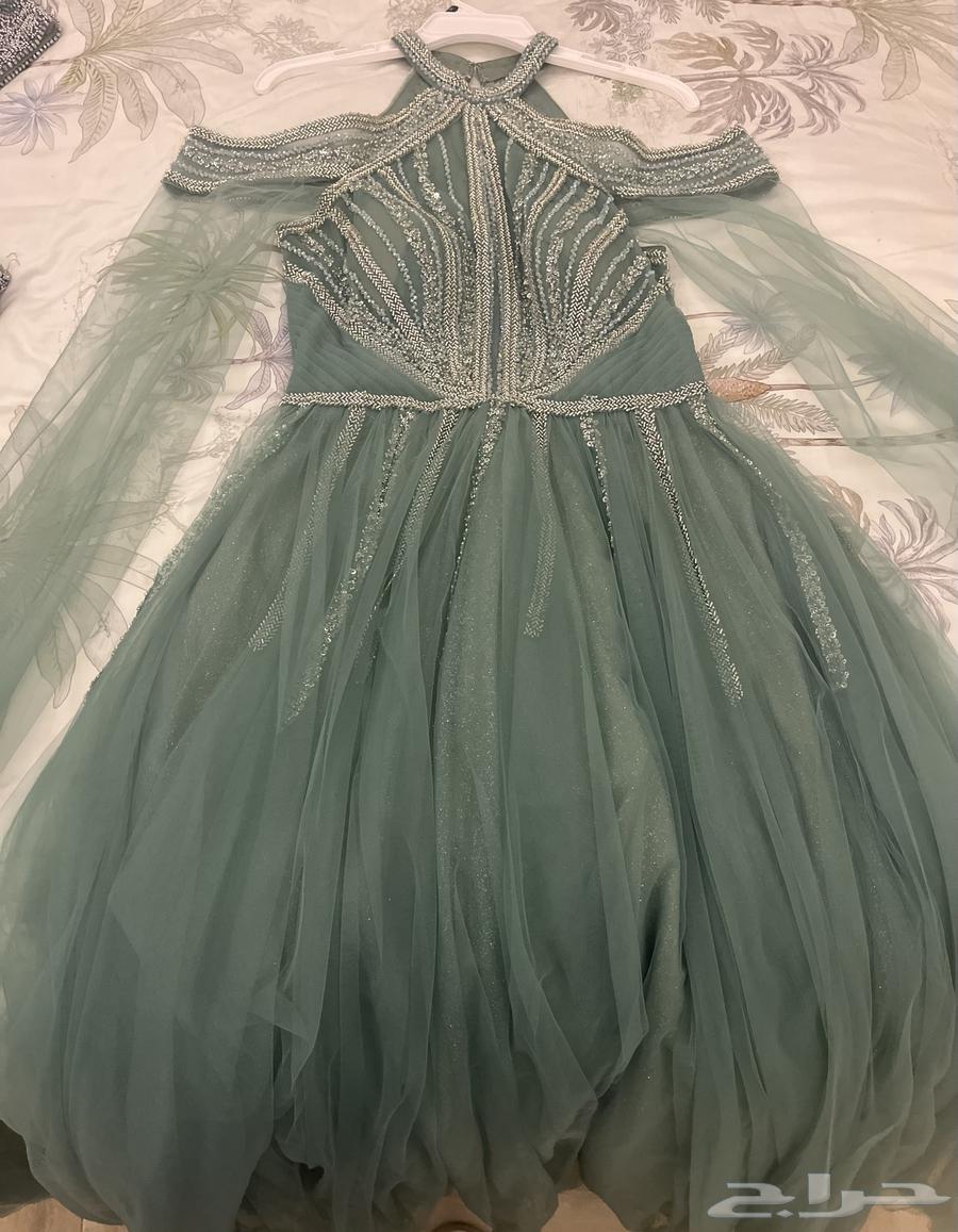 Ugly dress, only one wears it630580253780511127