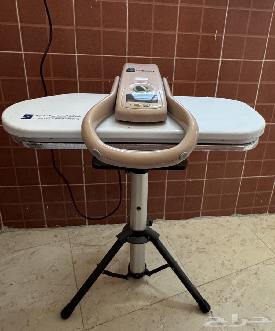 Unused clothes iron63058816190338112