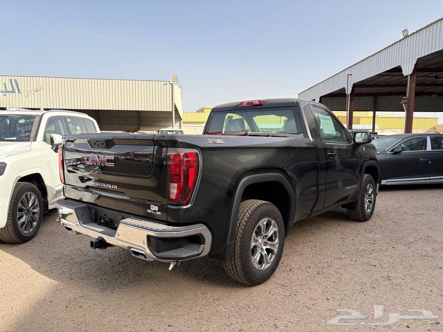 GMC Sierra 2025 SLE (Black)63084147324930112