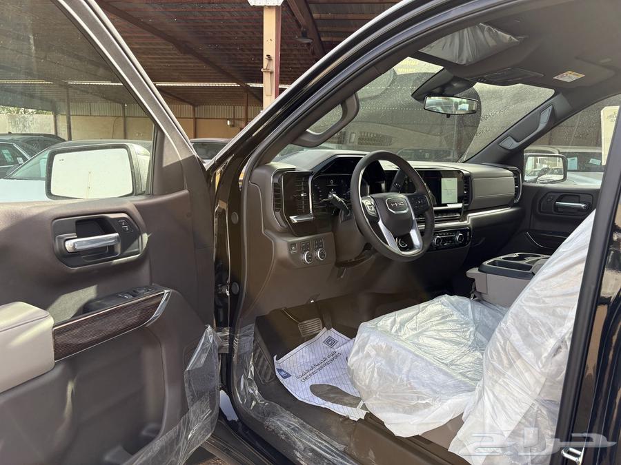 GMC Sierra 2025 SLE (Black)63084147324930114