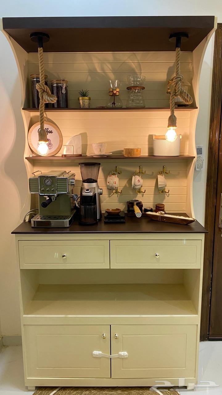 Simple use of a clean closet63057588857985111