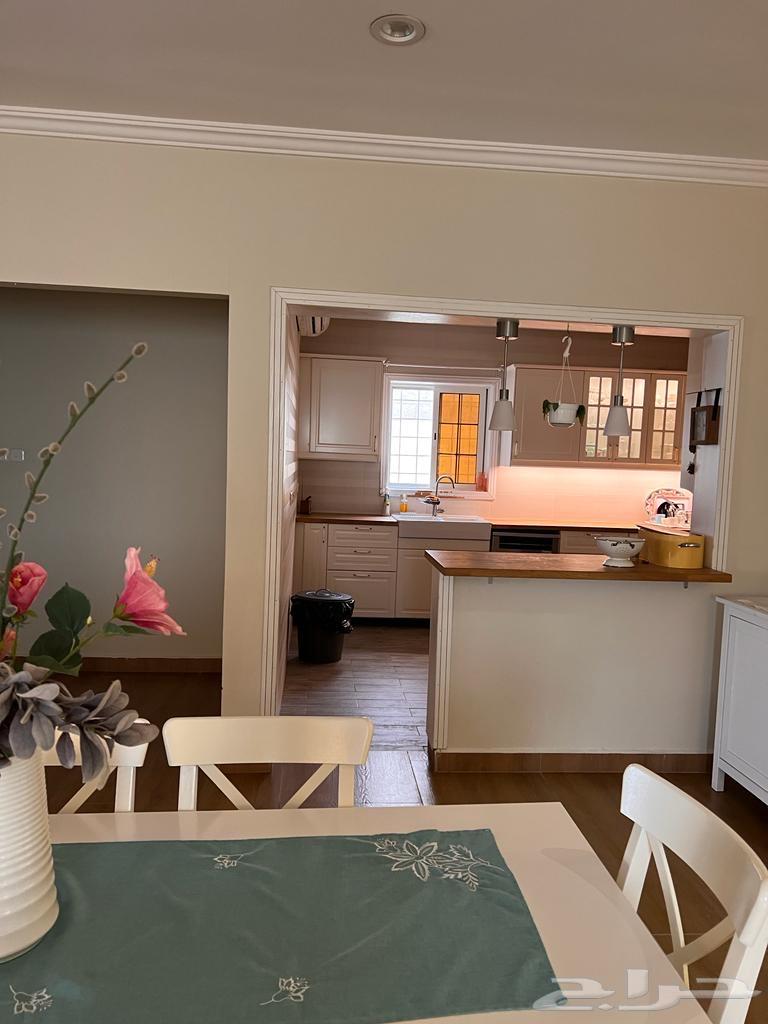 Villa for sale, area 627, with three apartments at the back, priced at 250.63012947937921112
