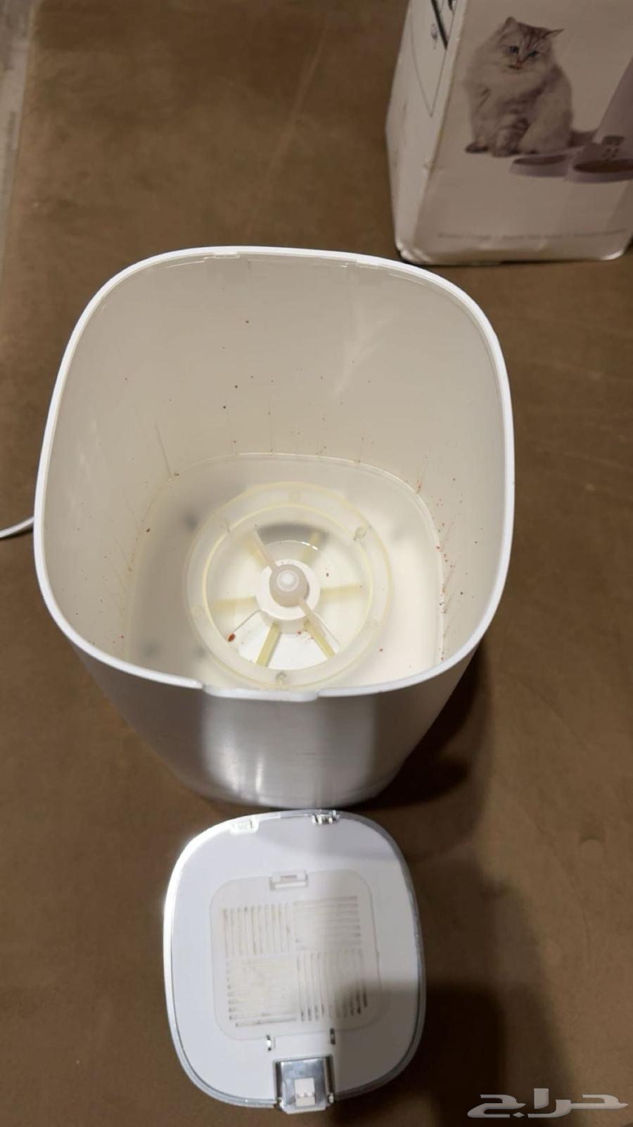 Cat supplies with cat feeding device63056036181506111