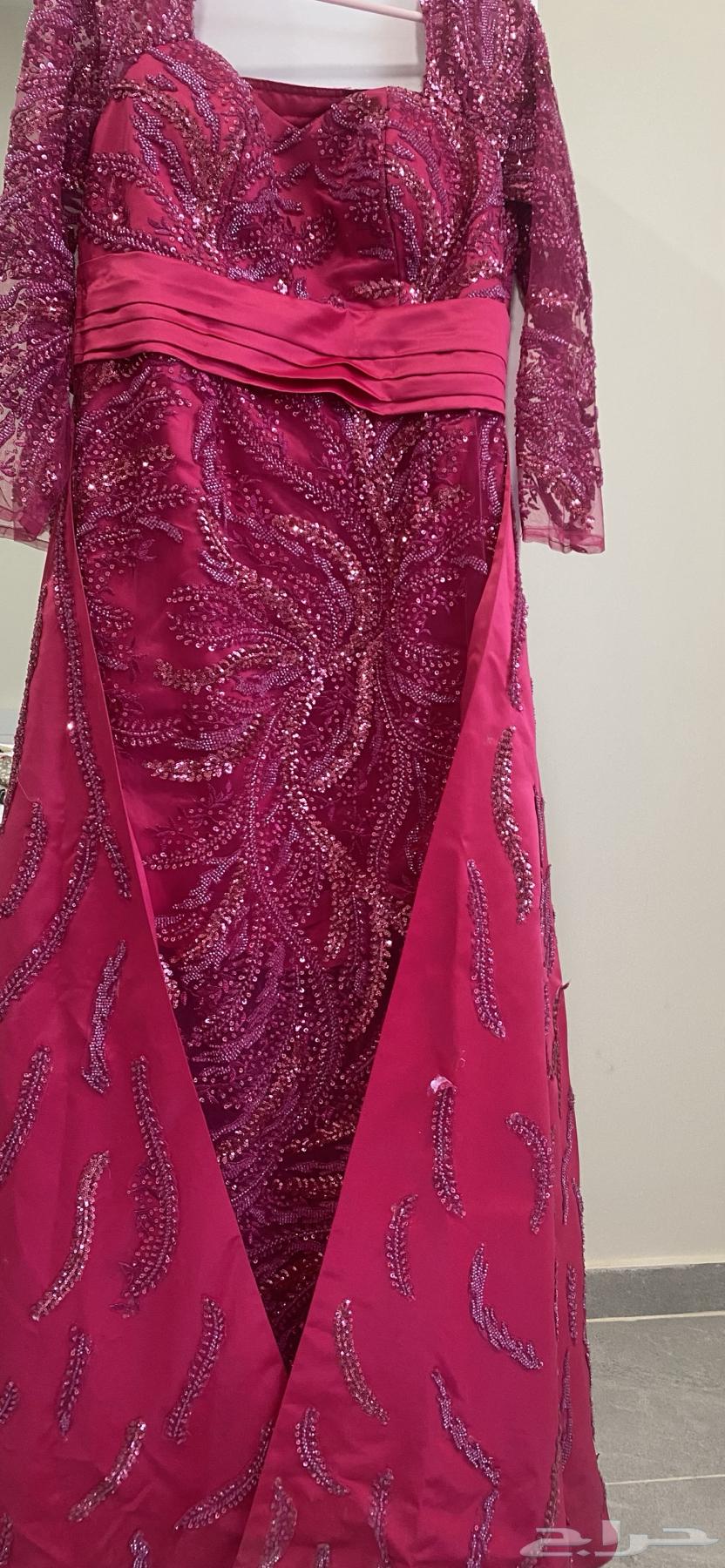 Evening dress, detailed piece, I bought it for 325 and sold it for 250, wore it only 3 times.63470378924290110