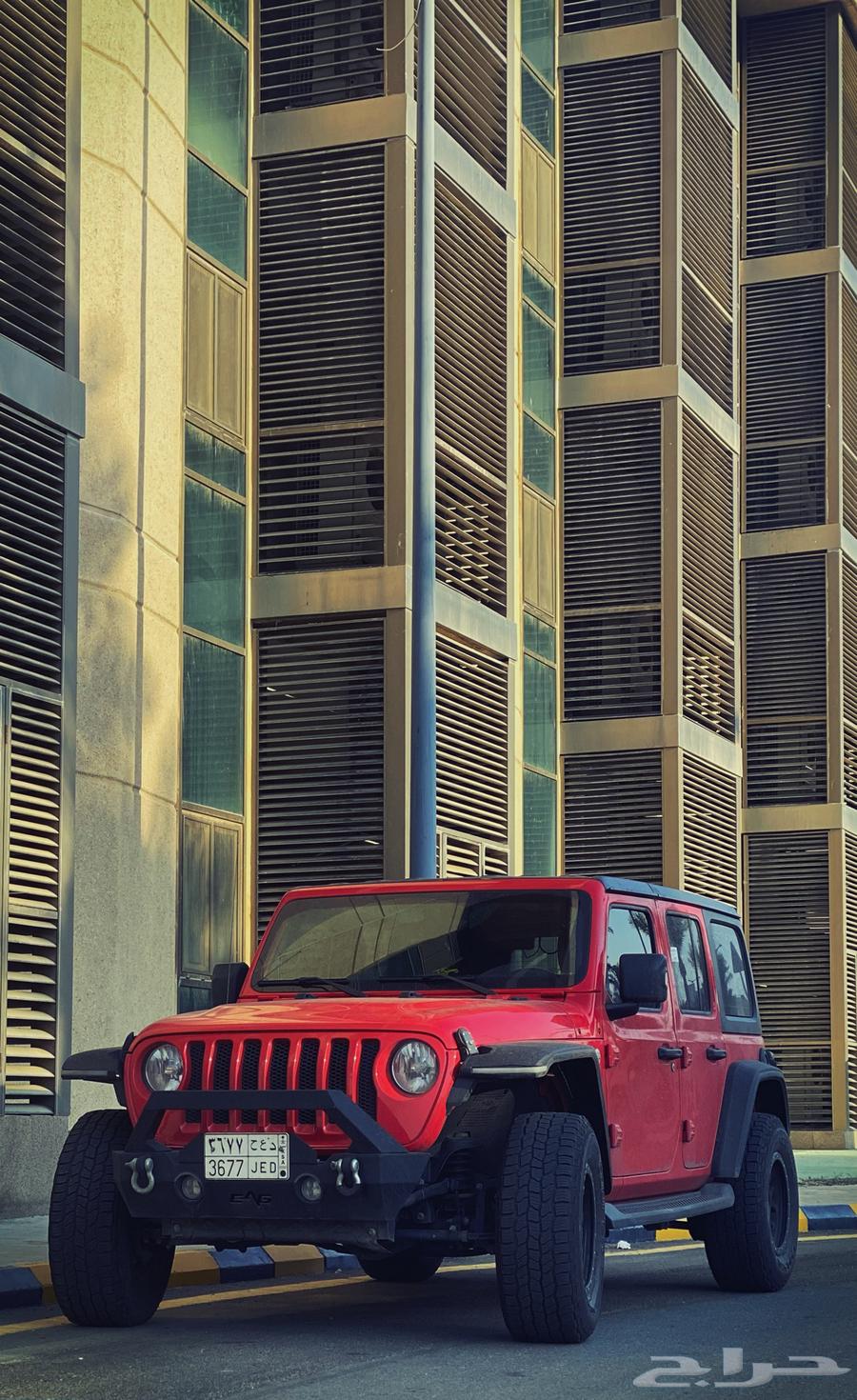 Red Jeep Wrangler JL63077197412738112