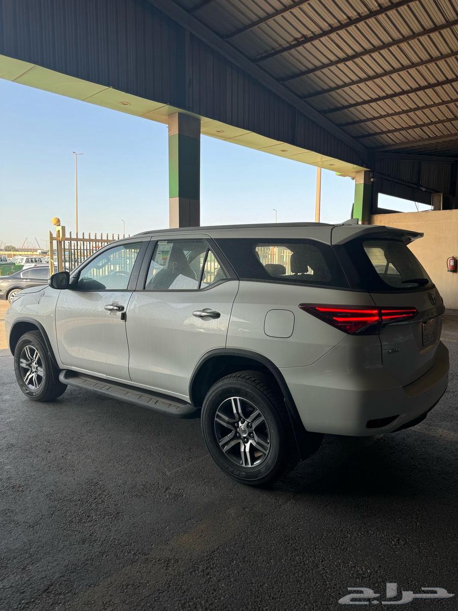 ايجار سيارة فورشنر 2025 اصفار و دبل بسعر تنافسي63079243358722111
