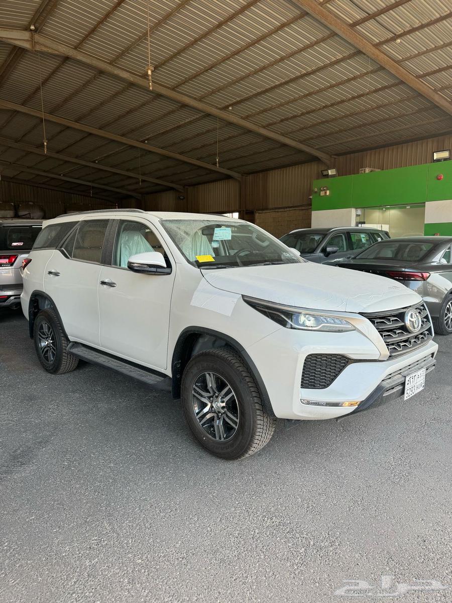 ايجار سيارة فورشنر 2025 اصفار و دبل بسعر تنافسي63079243358722117
