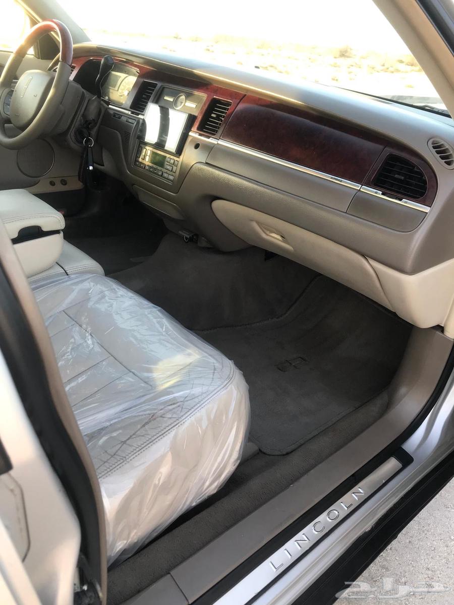 For sale Lincoln Town Car63078011677955112