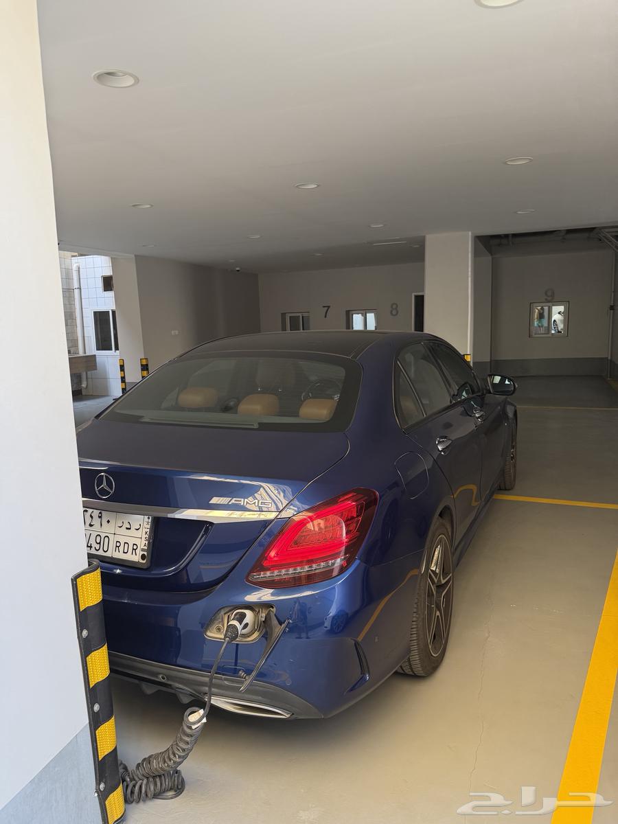 Mercedes C300e hybrid. 47,000 km63077175812226113