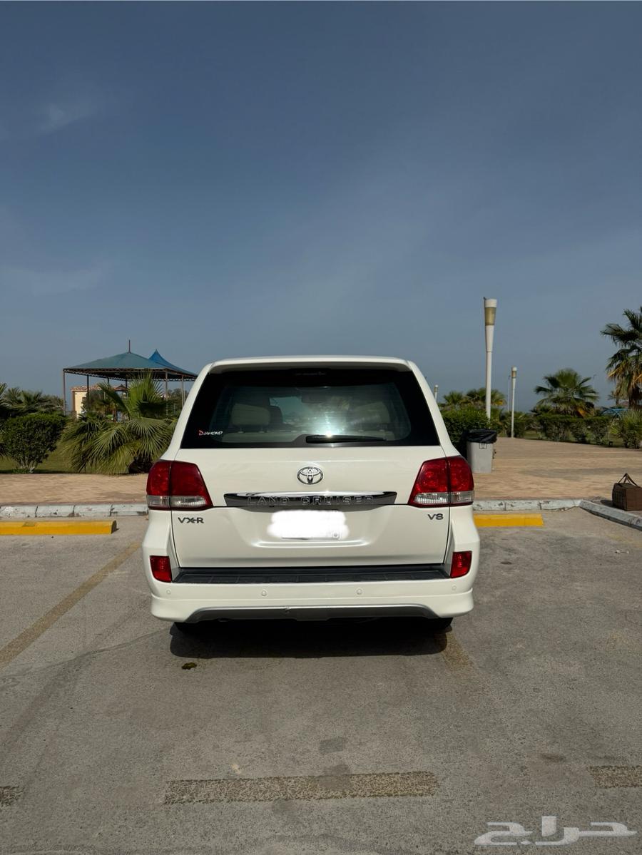 لاندكروزر VXR 200963077197612930112
