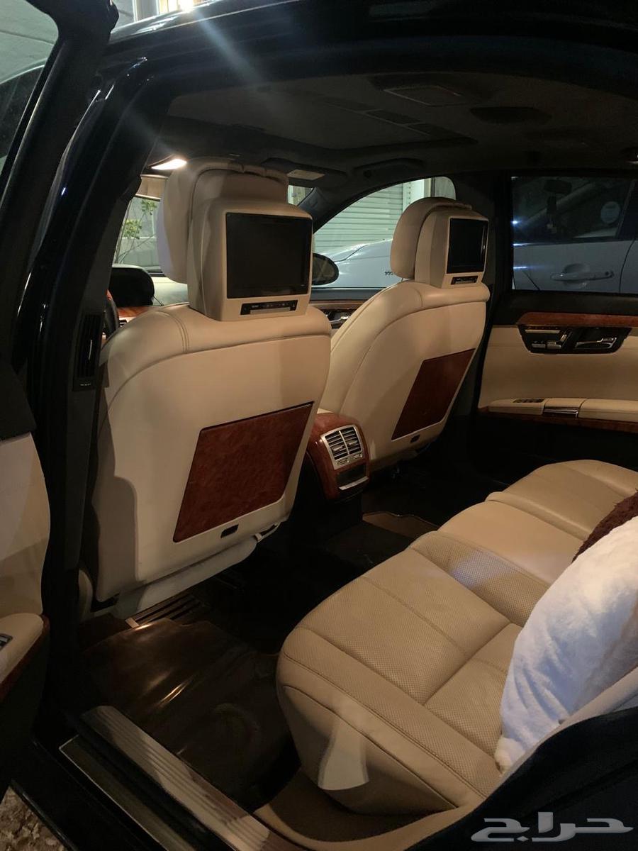 Mercedes car63078439106690112