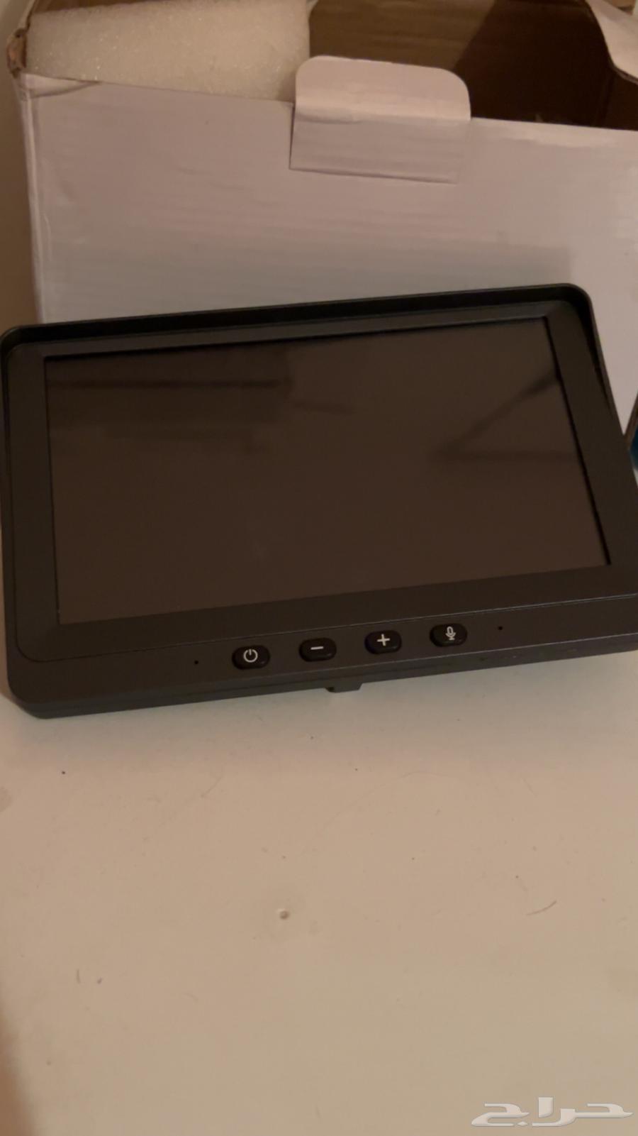 External screen mounted on all cars63072749605505113