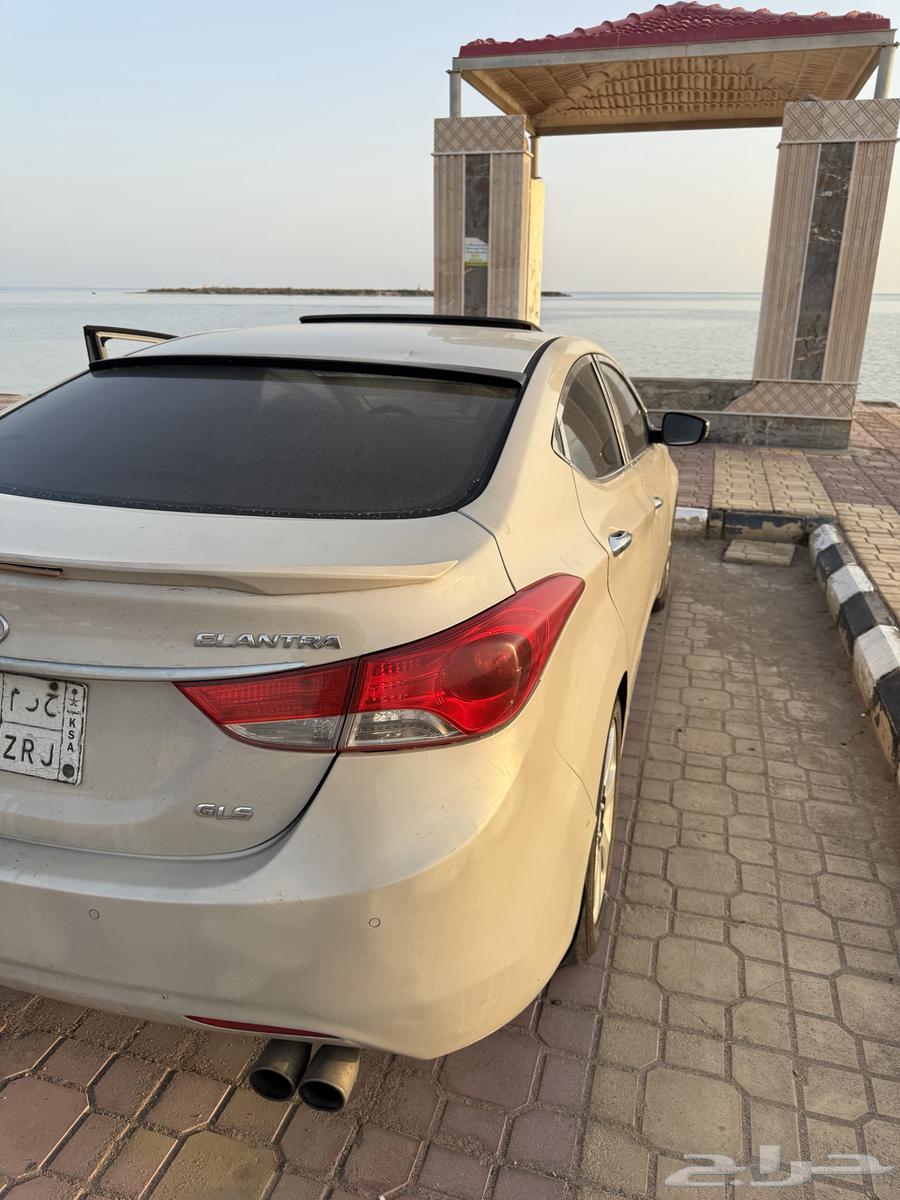 Hyundai Elantra 2014 full option63073182813955111
