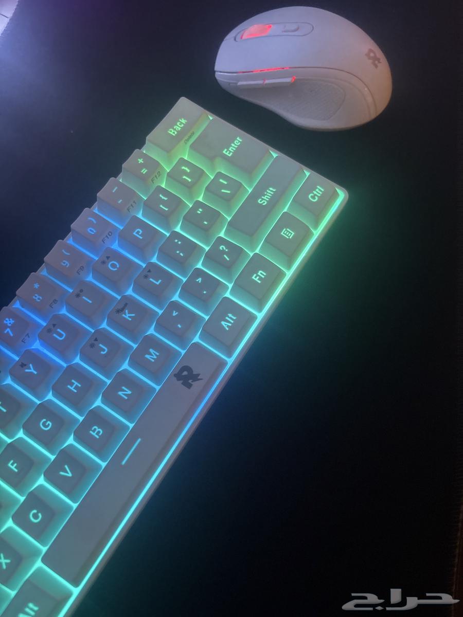 Wireless mouse and keyboard with black mouse pad63470445845505111