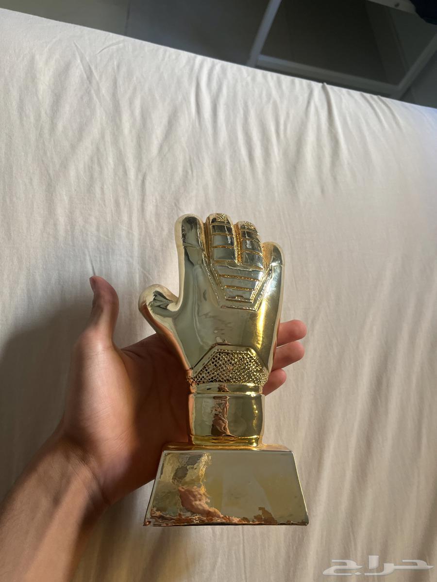 Statue of a goalkeeper's hand (award for the best goalkeeper)63050414814595114