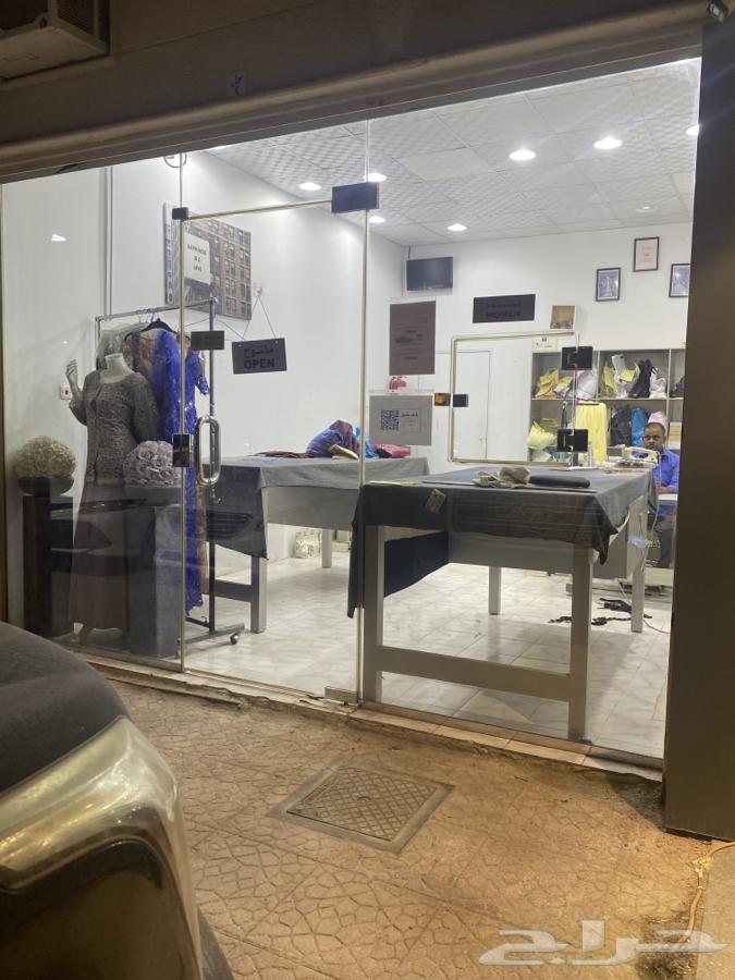 محل خياط نسائي موقع ممتاز جدا  ويوجد به معلم هندي ممتاز للجا63470063907587111