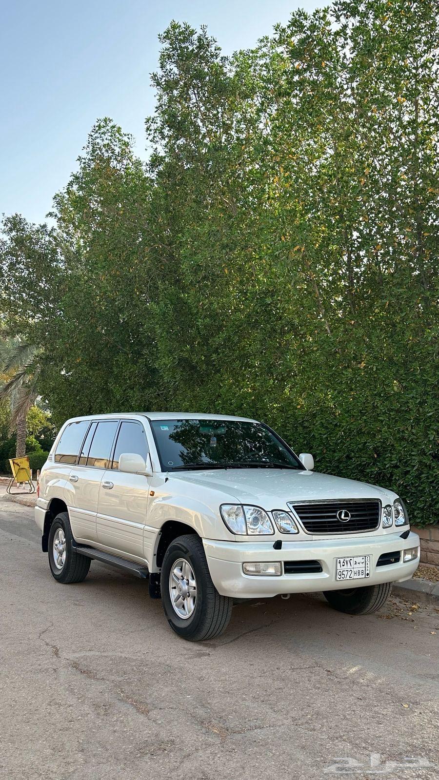 For sale Lexus LX470, semi-agency stock63074037111169113