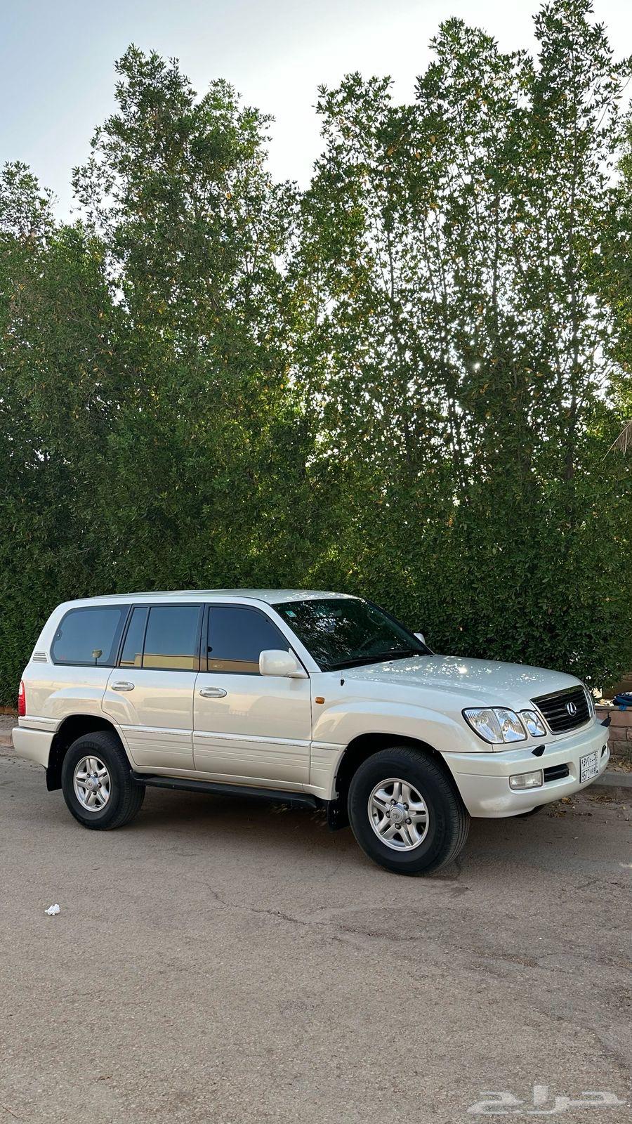 For sale Lexus LX470, semi-agency stock63074037111169114