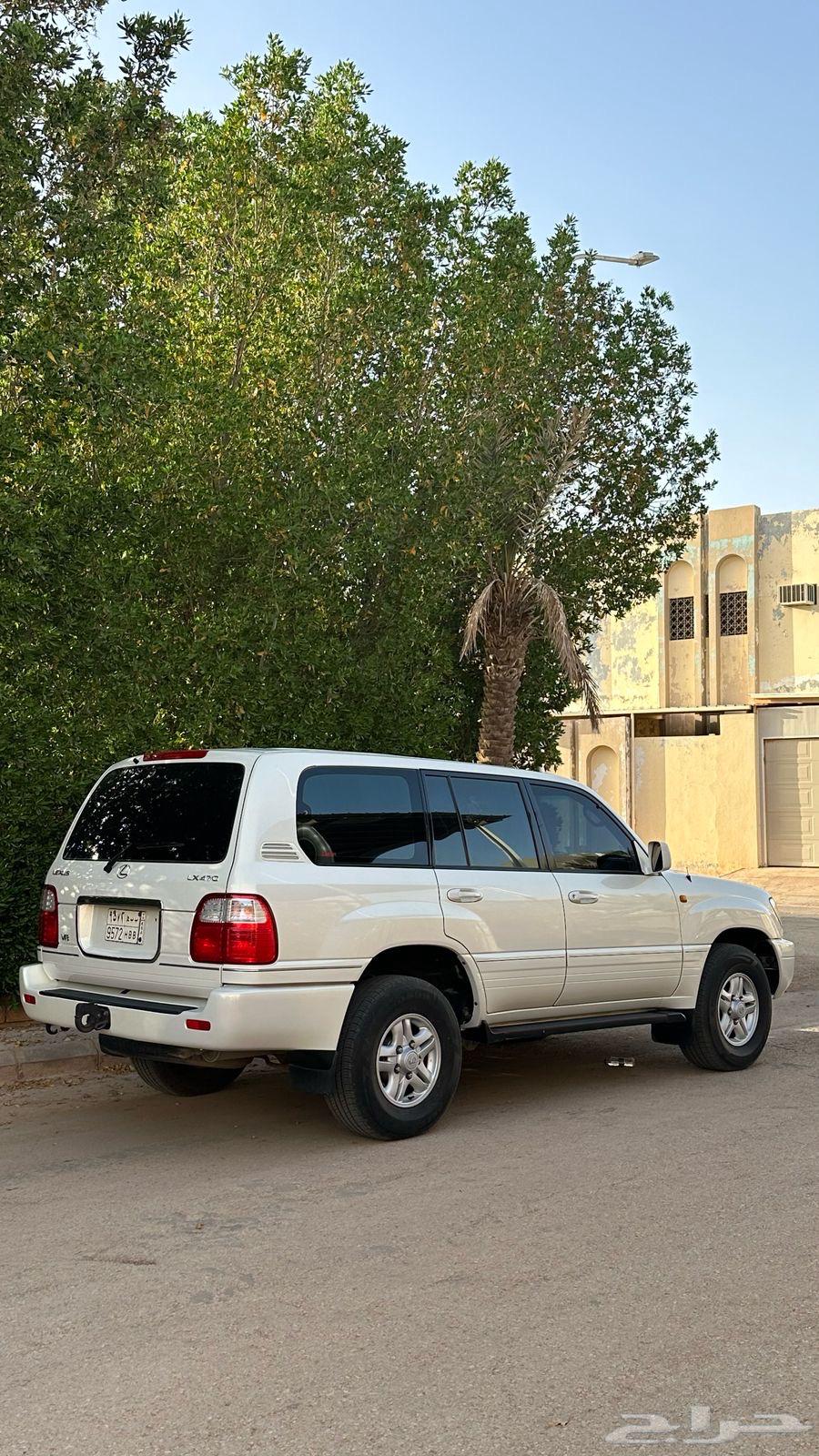 For sale Lexus LX470, semi-agency stock63074037111169111