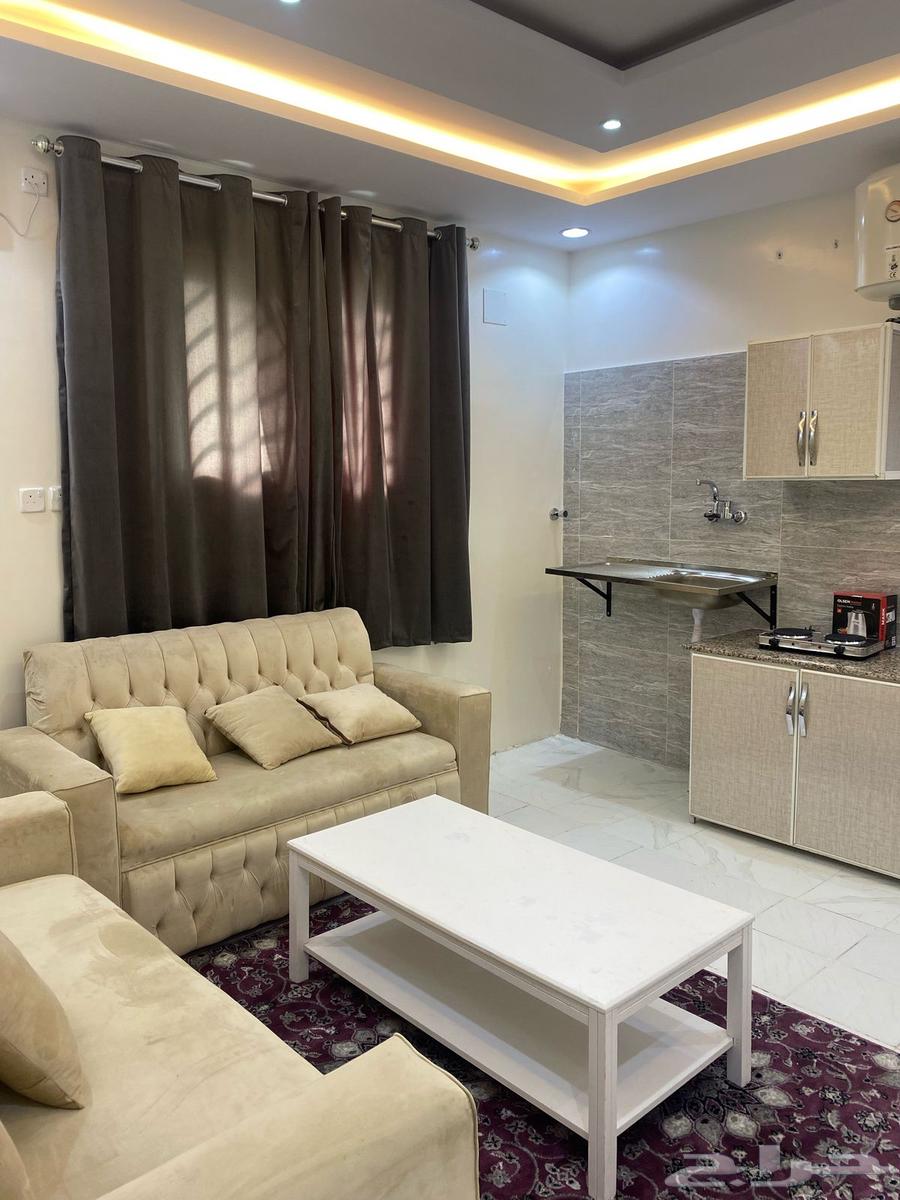 He moved to the furnished apartments in Al-Samra district.63010913325185111