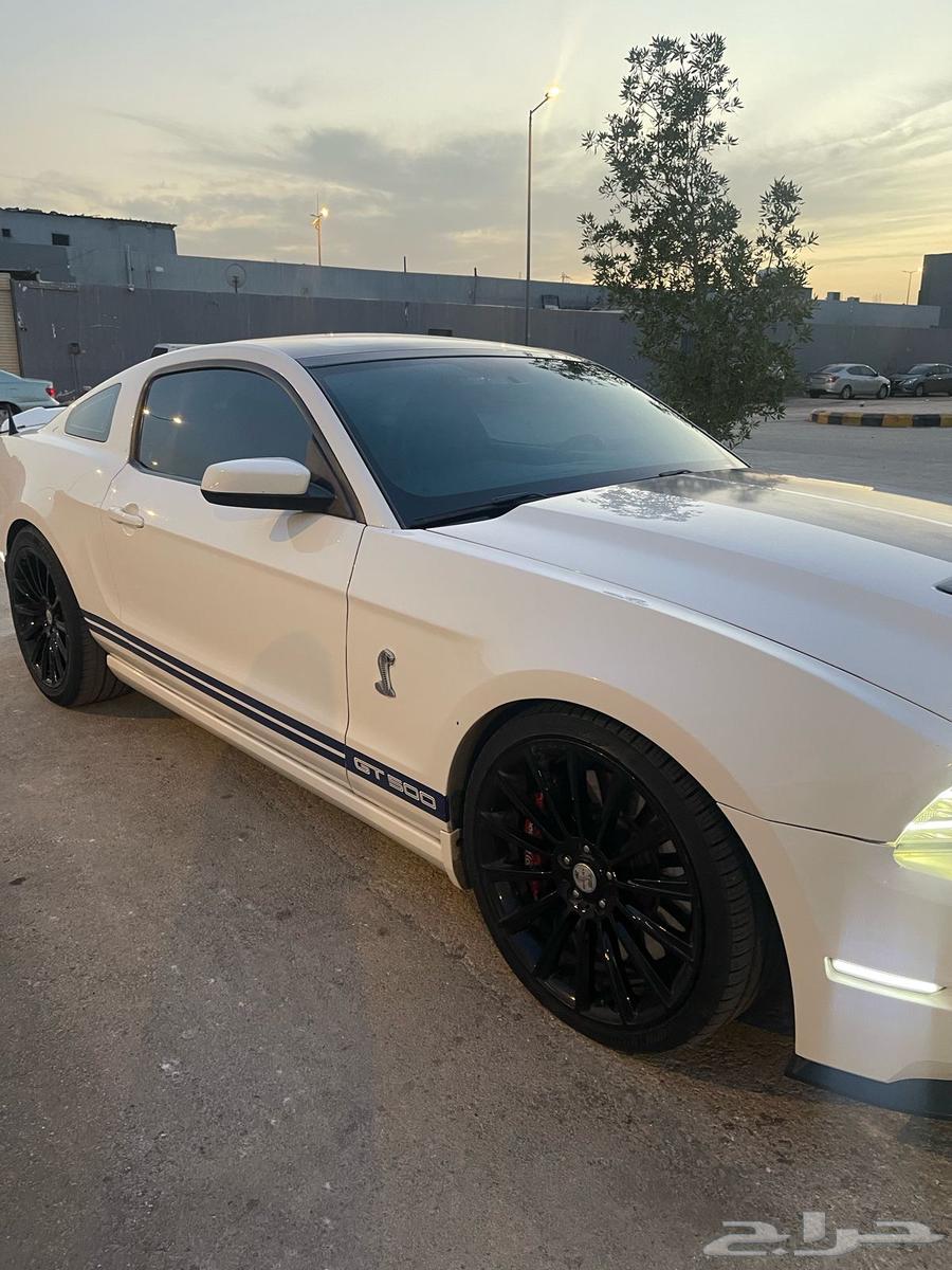 2013 Shelby Mustang GT500, top-tier model with manual transmission63221884568195113