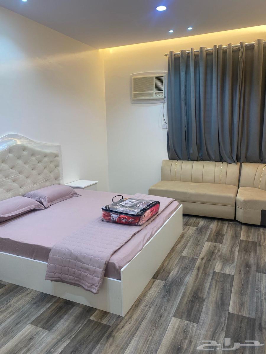 He moved to the furnished apartments in Al-Samra district.63010913325185113