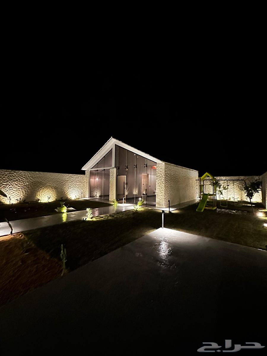 For sale: A villa in the eastern part of Buraidah, Al-Hudaybah neighborhood, elevated location and reasonable price.63004099053443111