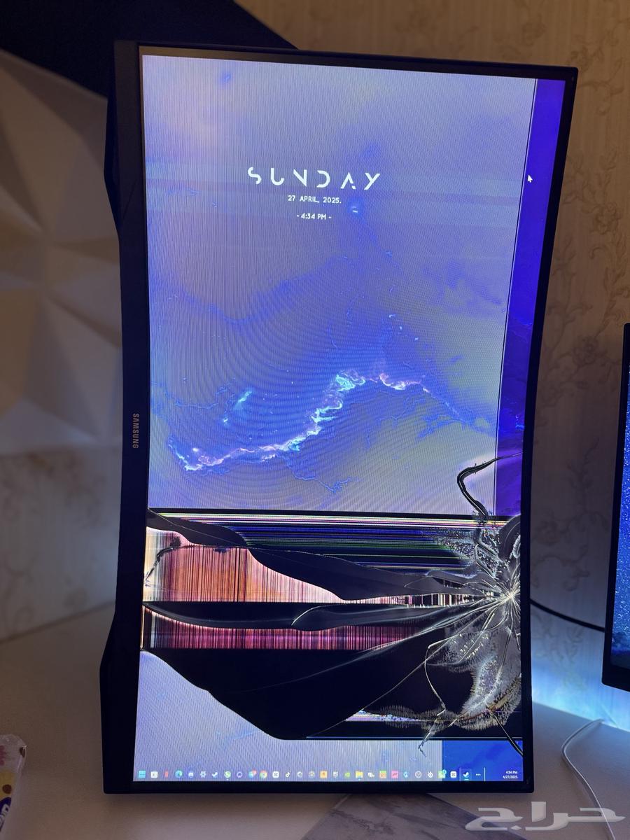 Broken screen63076813484033113