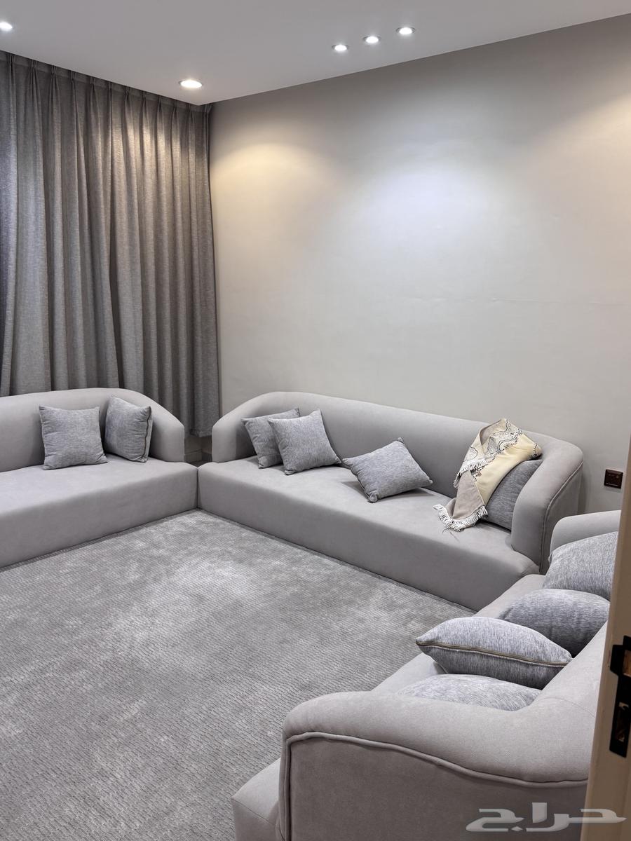 شقه في جنوب الرياض لم تسكن أثاث جديد لم يستخدم.63470064394369113