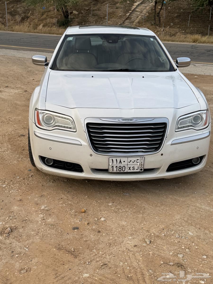 كرايسلر C300 همي 8 سلندر 2014 نظيف بدي وكالة63067844162434111