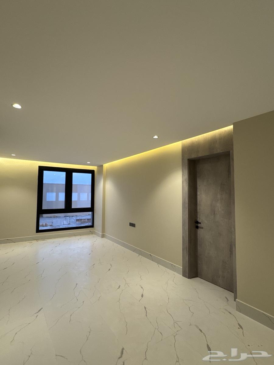 للإيجار شقه بجوار البحيره مطله على البحر والشبيلي جراند مول63014281616257113