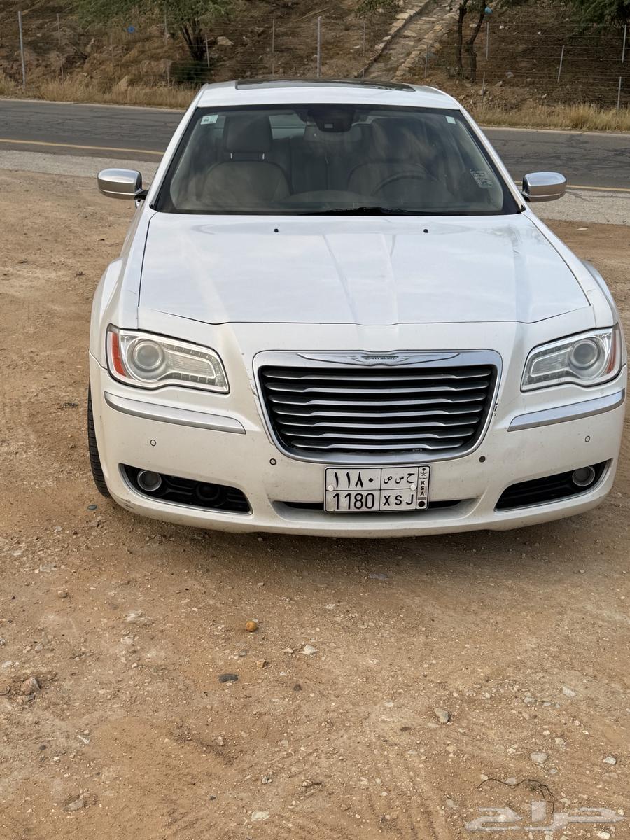 كرايسلر C300 همي 8 سلندر 2014 نظيف بدي وكالة63067844162434110
