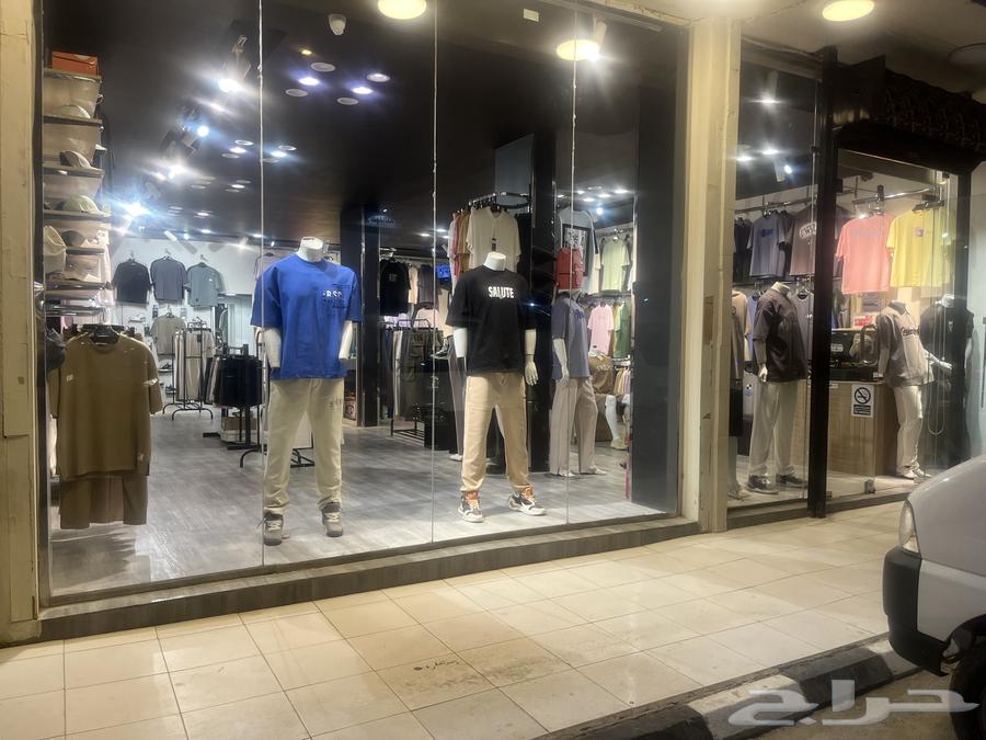 محل ملابس مكون من فتحتين للتقبل الجاد يتوصل63470064298497112