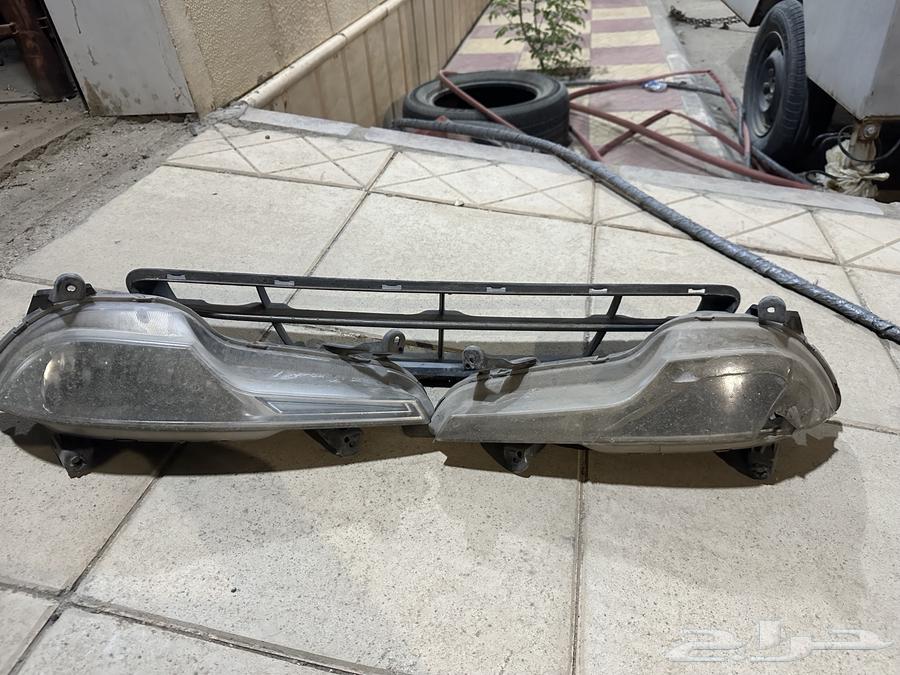 Kandiza. The front lights are low.63068257991810119