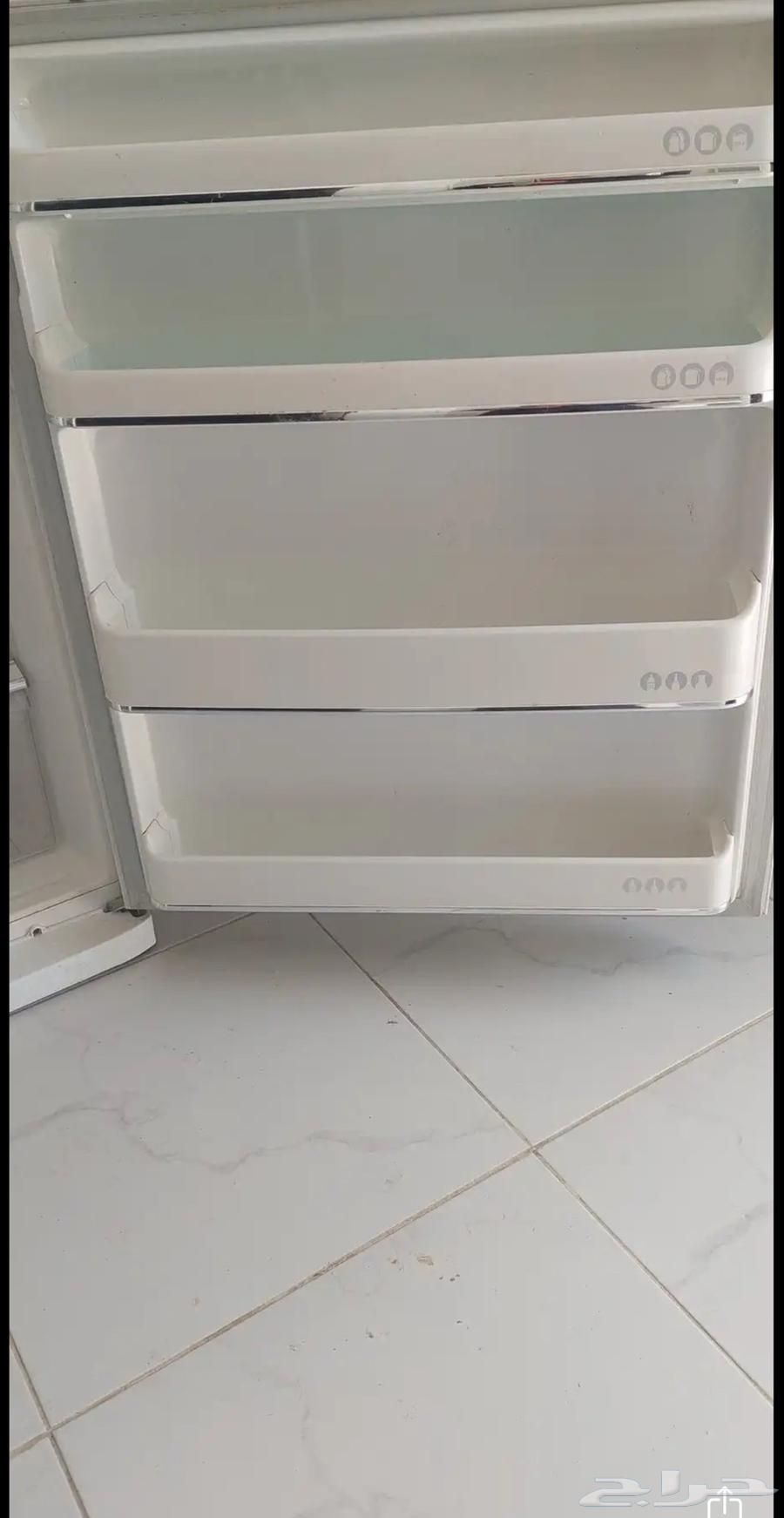 للبيع ثلاجة ال جي ( حجم عائلي)63048944891393112