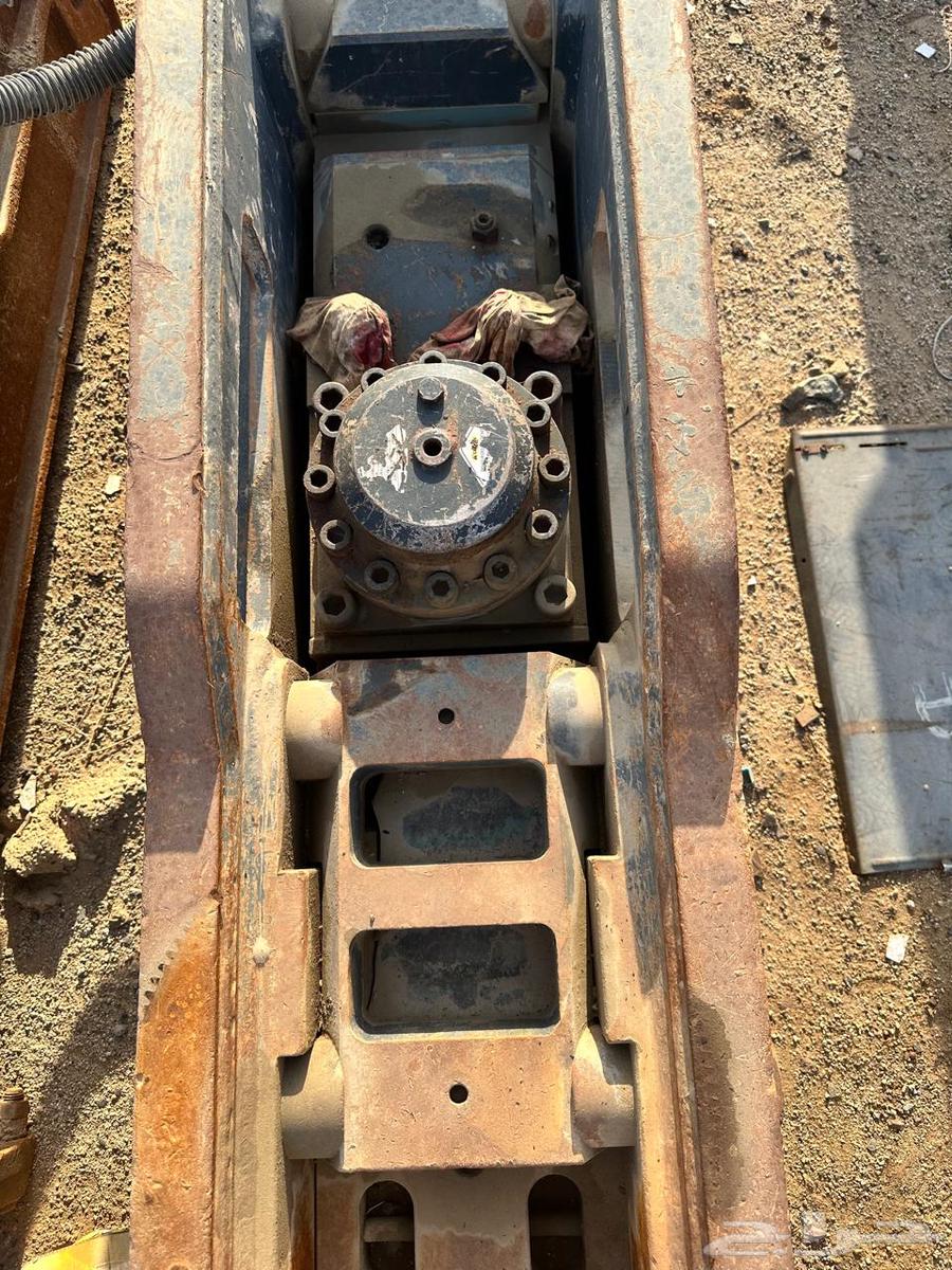 Rock breaking nail crusher63068271391746112
