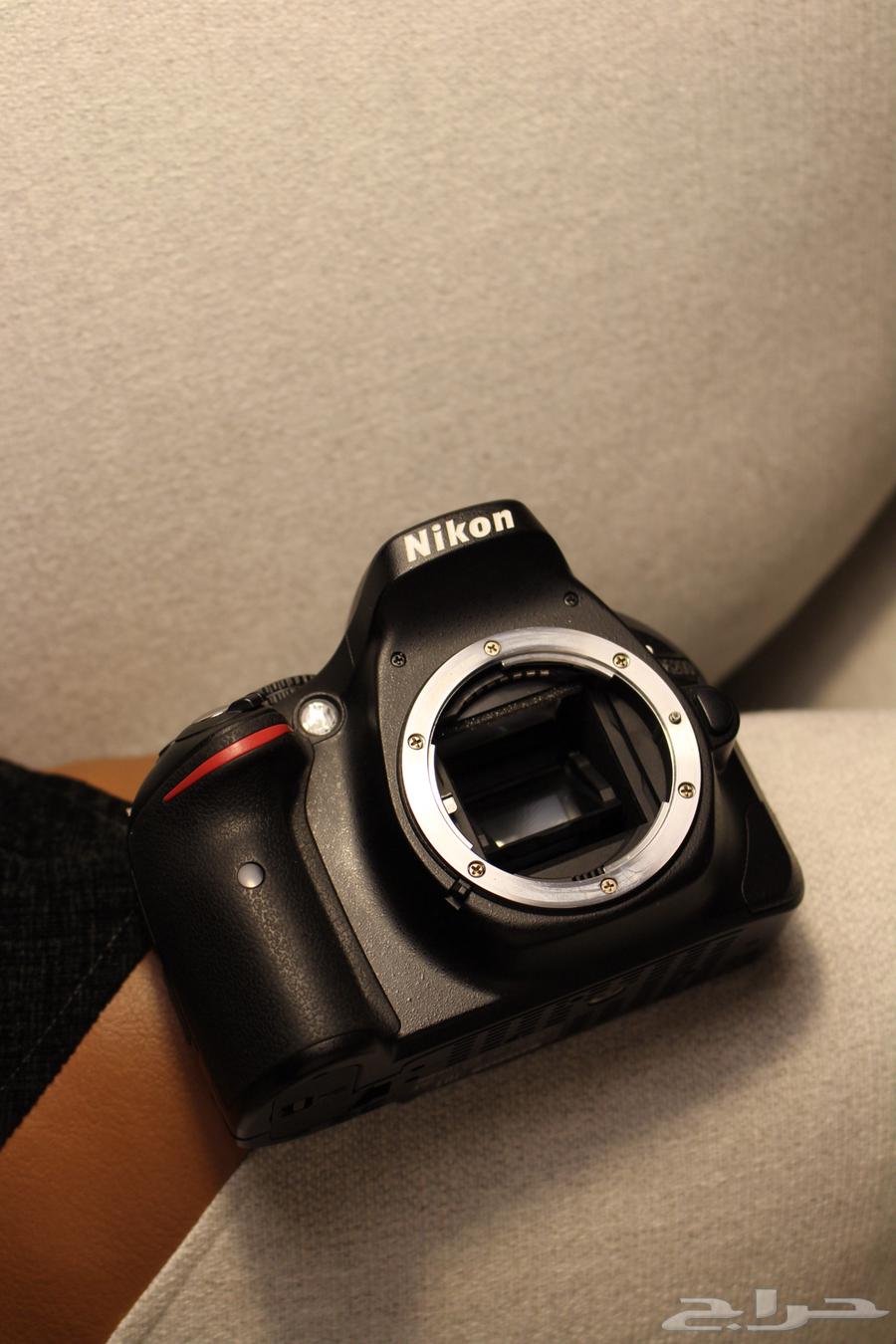 كاميرا نيكون nikon d5200 للبيع مع ملحقاتها63048322431233113