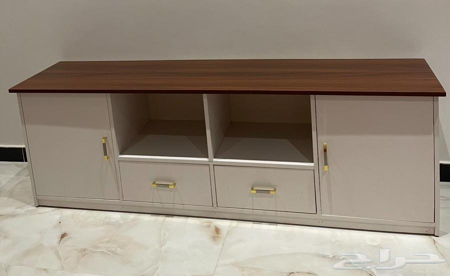 مكتبة تلفزيون استخدام بسيط مافيها عيب السعر 200 ريال630483168142111124
