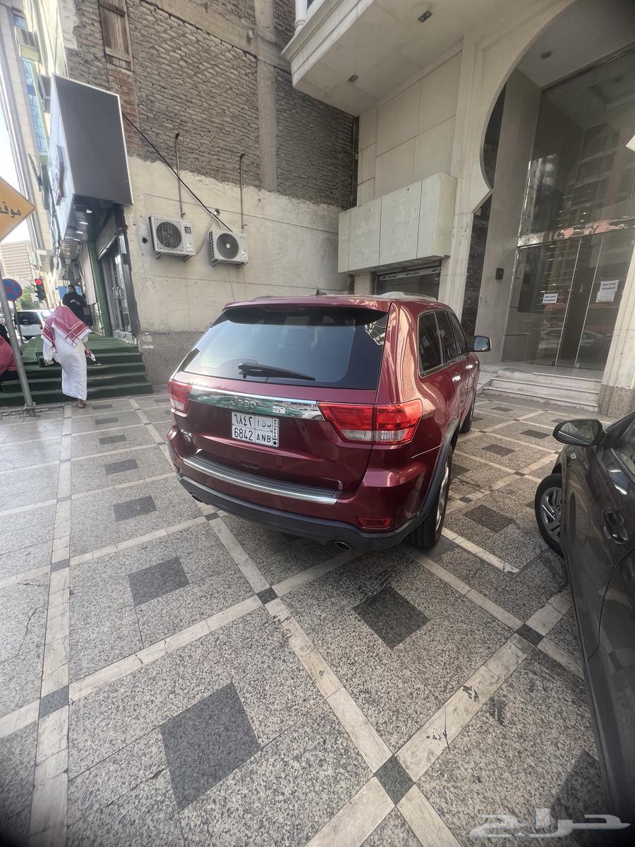 جيب جراند شيروكي 2012 بحالة ممتازه للبيع63066212739971112