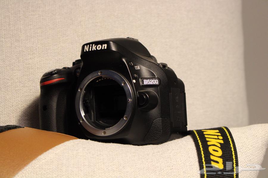 كاميرا نيكون nikon d5200 للبيع مع ملحقاتها63048322431233112