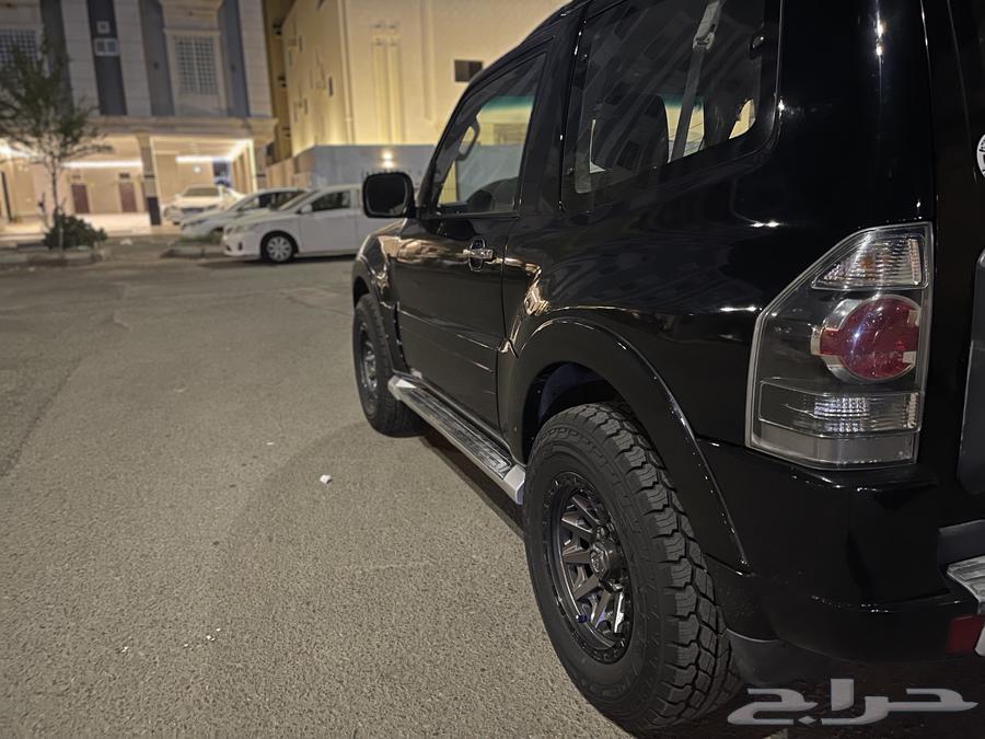 PAJERO QUARTER FULL OPTION SPORT63065428174210111