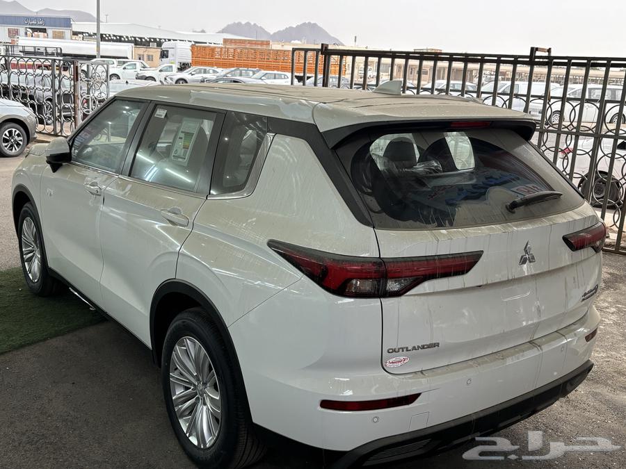 Mitsubishi Outlander Standard 5 Seater and 7 Seater Model 202563066619113218113